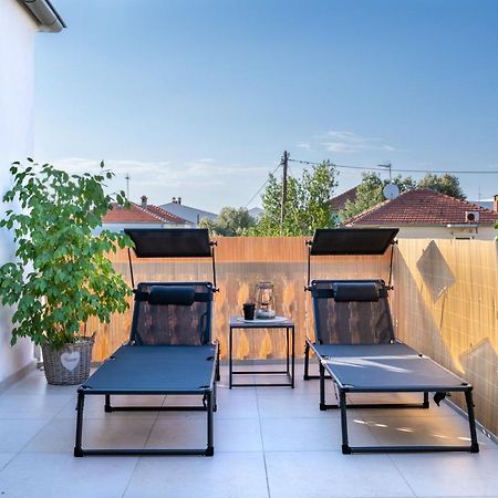 Apartment Paula With Private Jacuzzi And Parking- Near The Beach Zadar Buitenkant foto