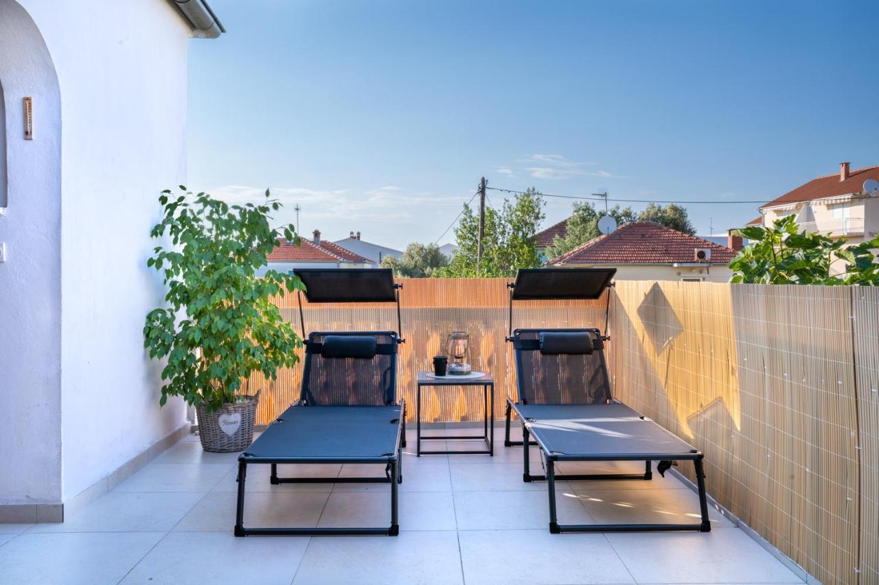 Apartment Paula With Private Jacuzzi And Parking- Near The Beach Zadar Buitenkant foto