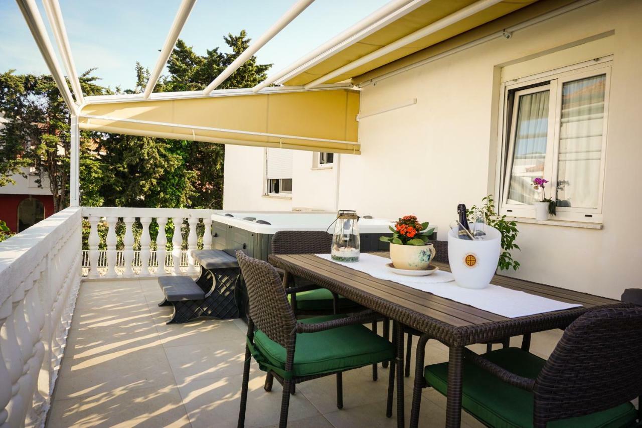 Apartment Paula With Private Jacuzzi And Parking- Near The Beach Zadar Buitenkant foto