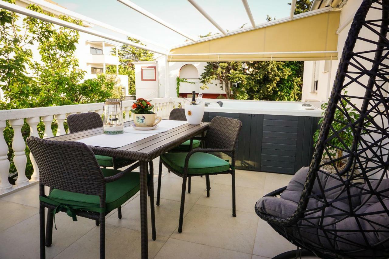 Apartment Paula With Private Jacuzzi And Parking- Near The Beach Zadar Buitenkant foto
