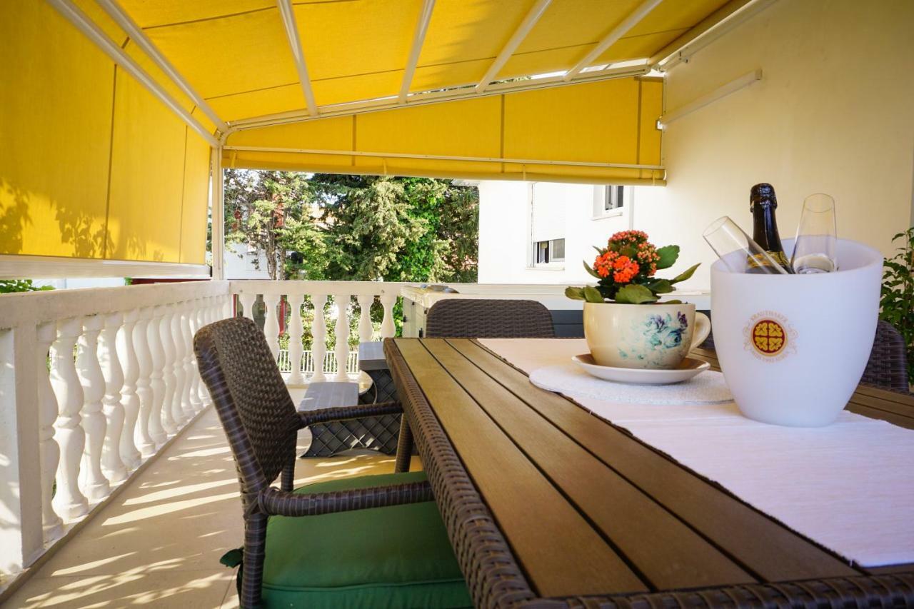 Apartment Paula With Private Jacuzzi And Parking- Near The Beach Zadar Buitenkant foto