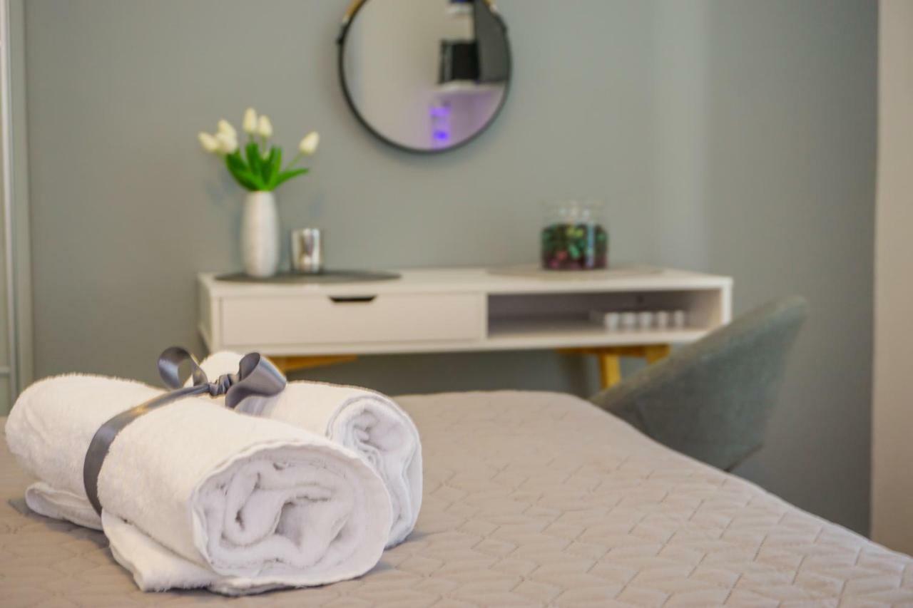 Apartment Paula With Private Jacuzzi And Parking- Near The Beach Zadar Buitenkant foto