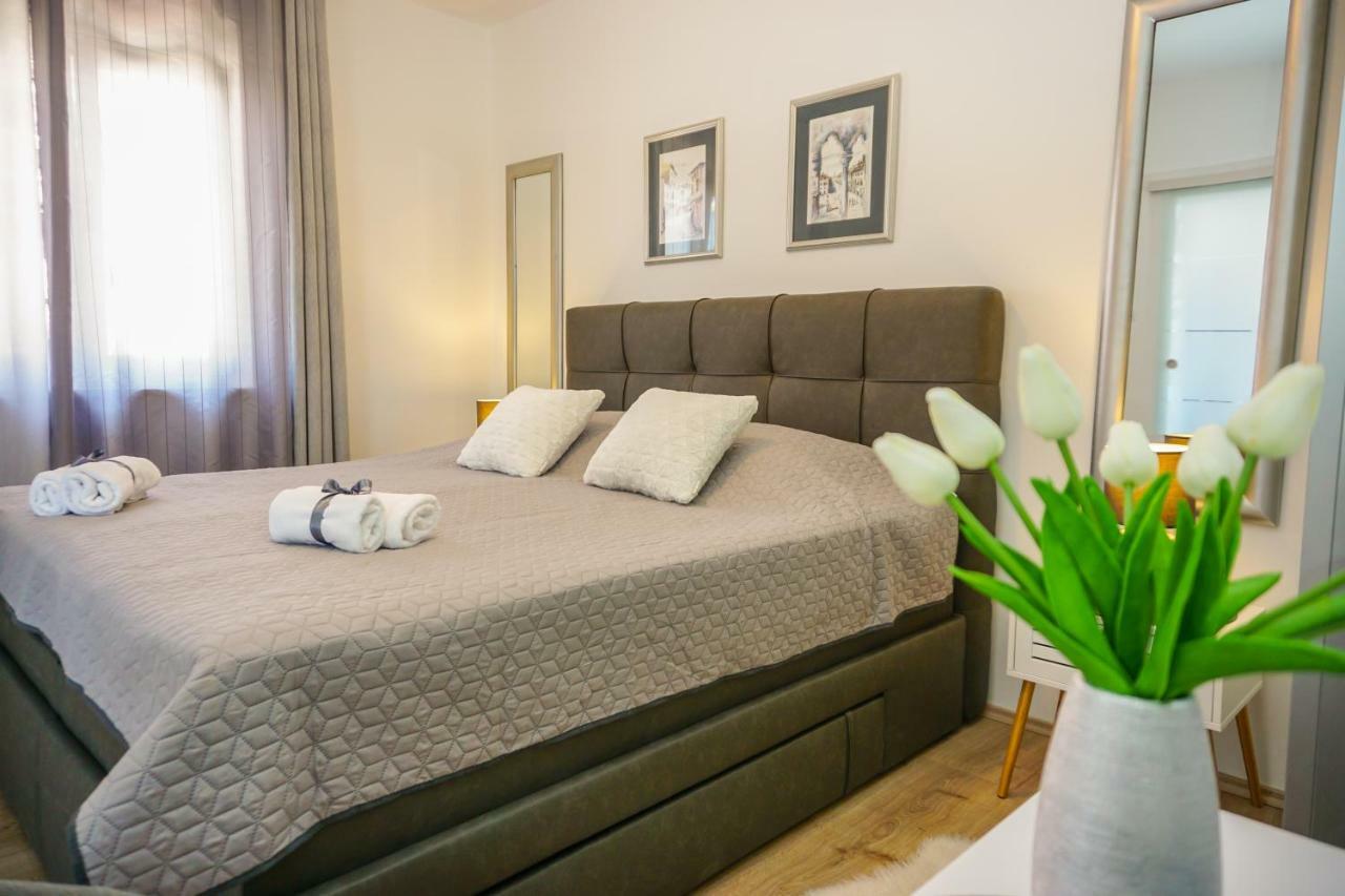 Apartment Paula With Private Jacuzzi And Parking- Near The Beach Zadar Buitenkant foto