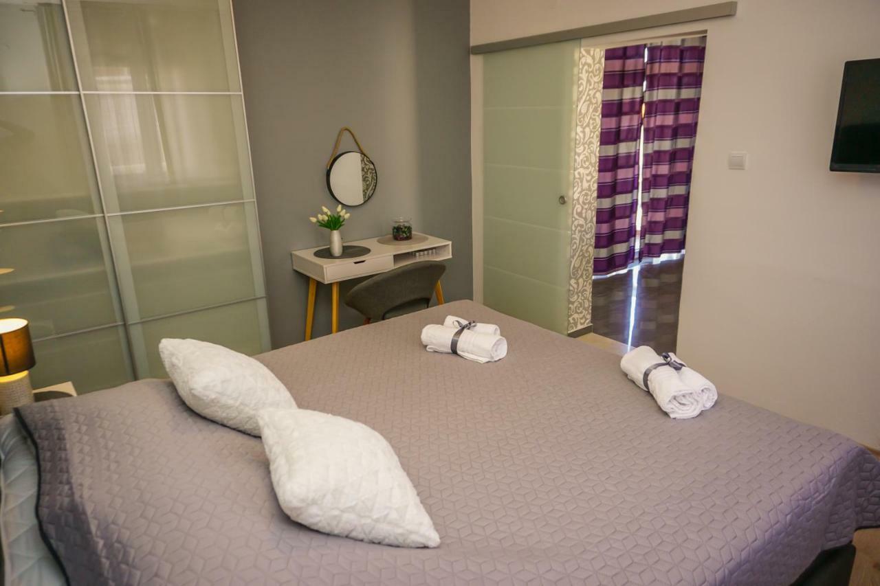 Apartment Paula With Private Jacuzzi And Parking- Near The Beach Zadar Buitenkant foto